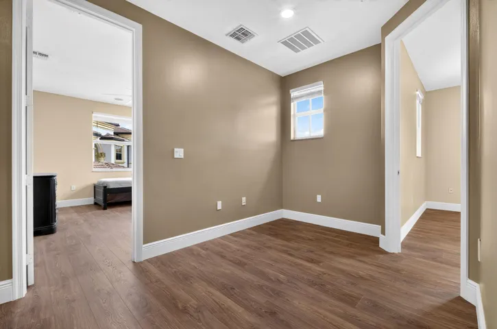 080_Bedroom_11