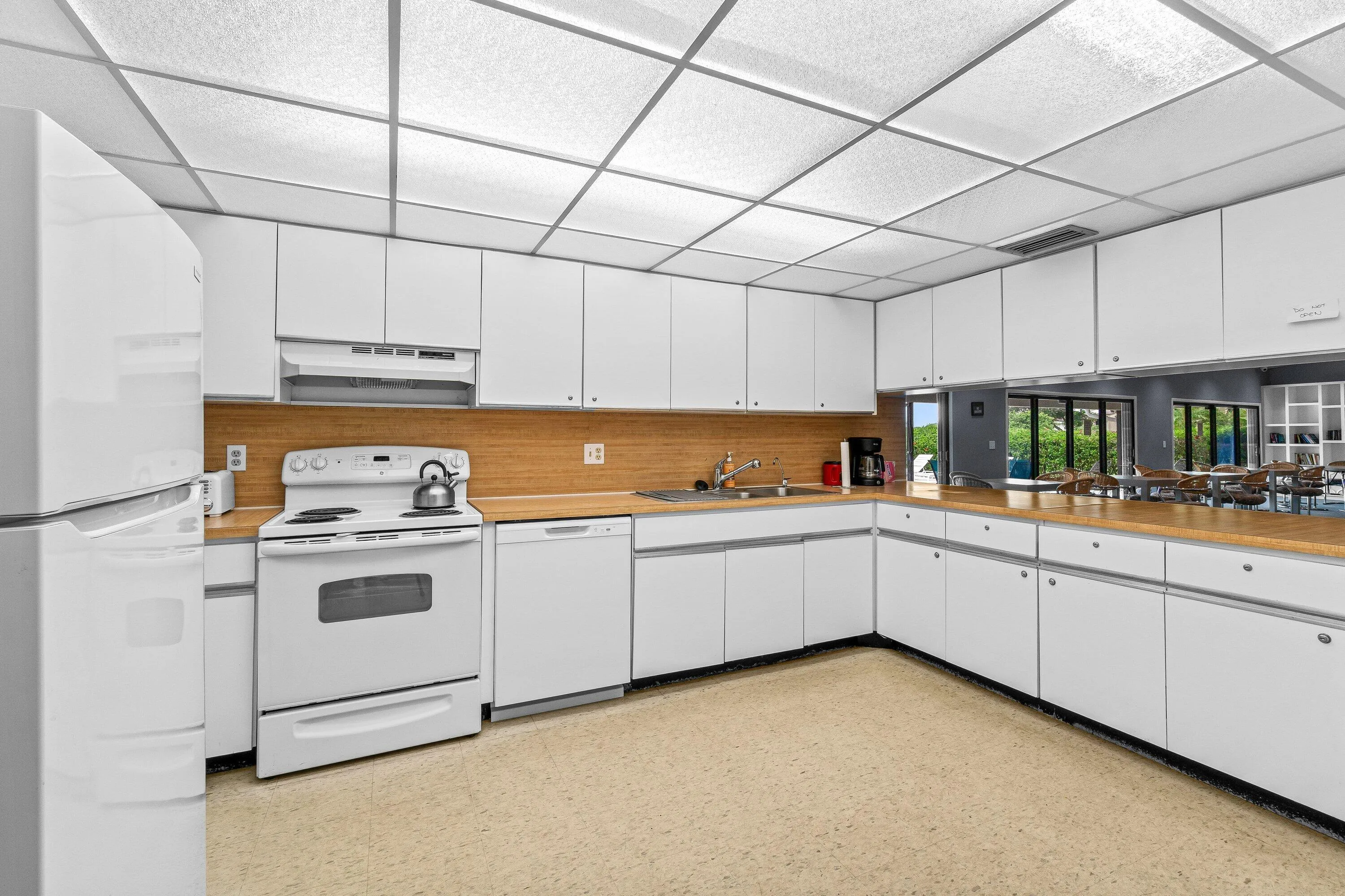 Lago Community Kitchen