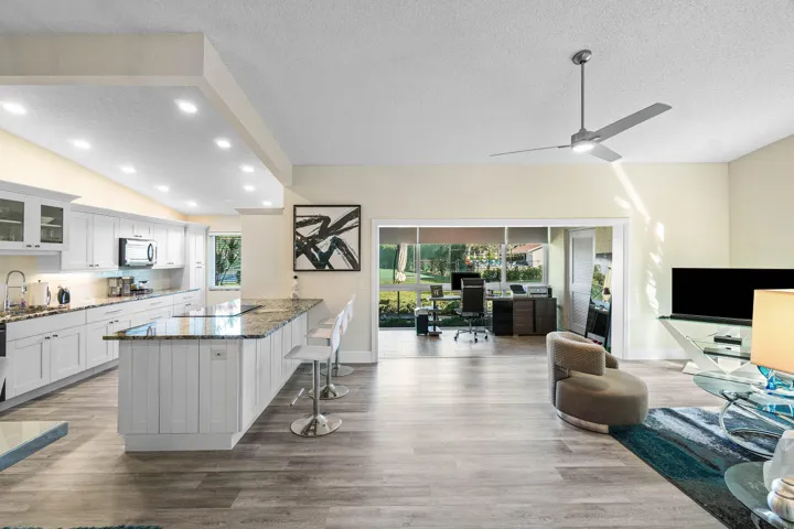 Open Kitchen