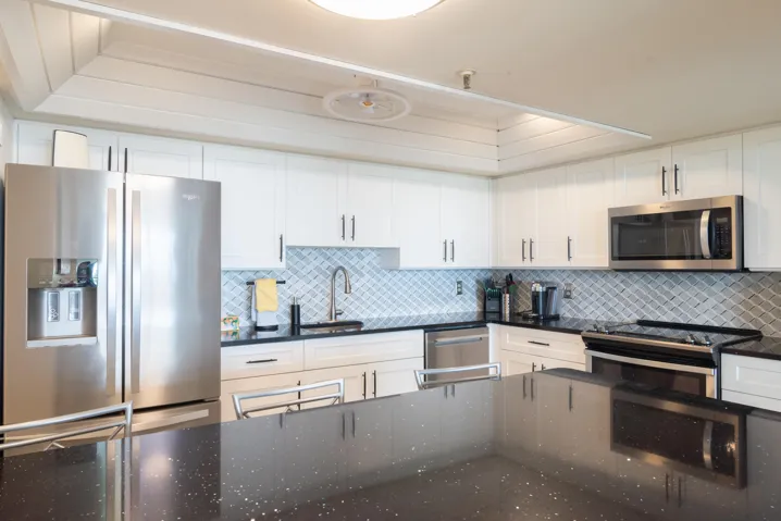 © Clark-2450 Presidential Way 1450-026