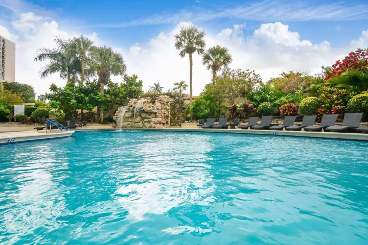 Envoy Pool3