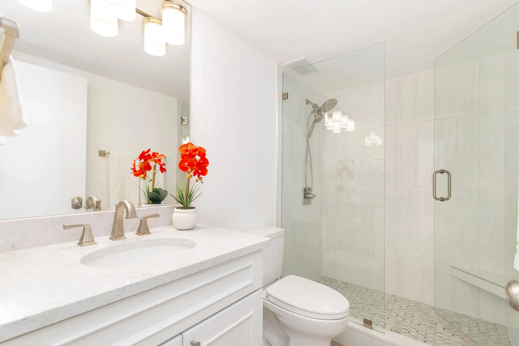 354 Chilean Ave 6C Guest Bath