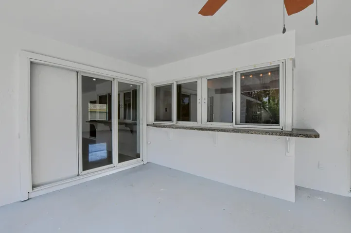 Outside bar
