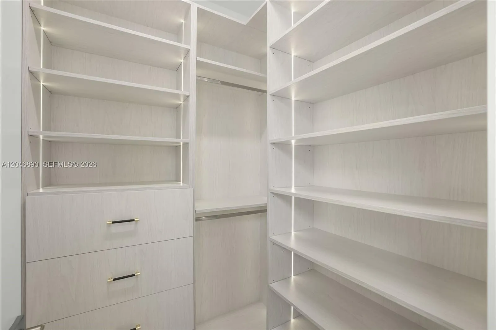 Property photo 123
