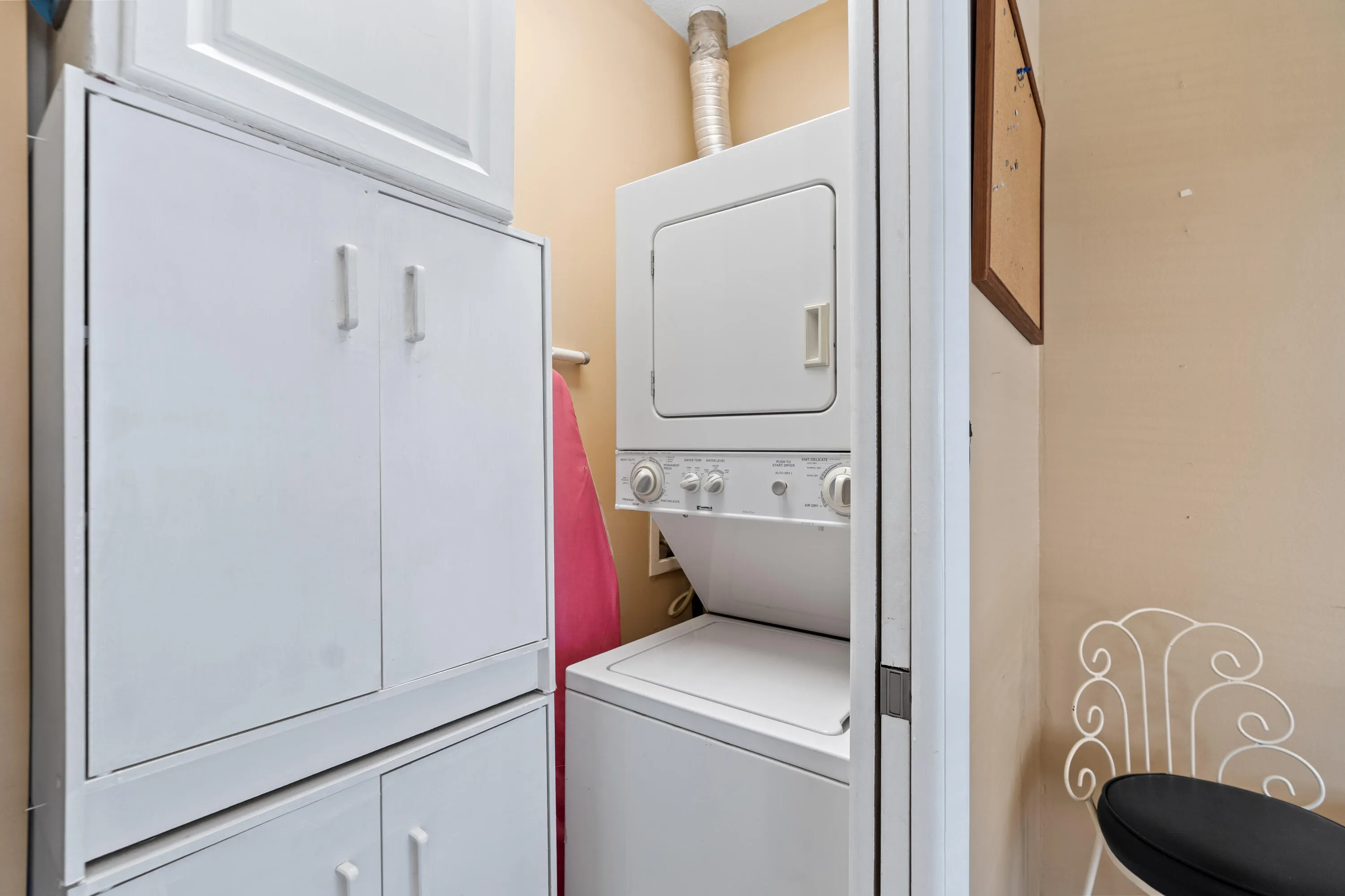 Stackable washer / dryer