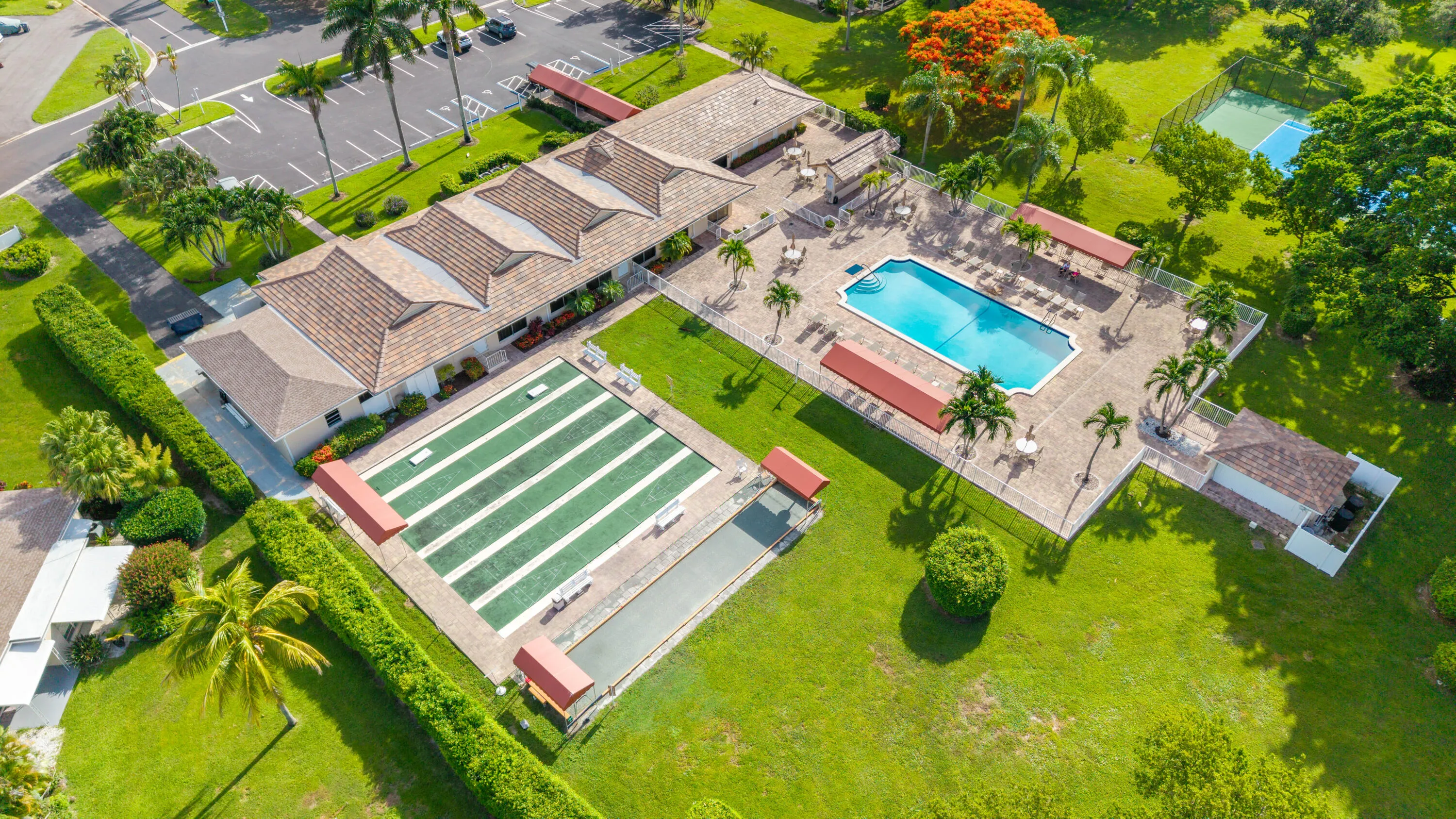 Ariel view of community clubhouse and amenities