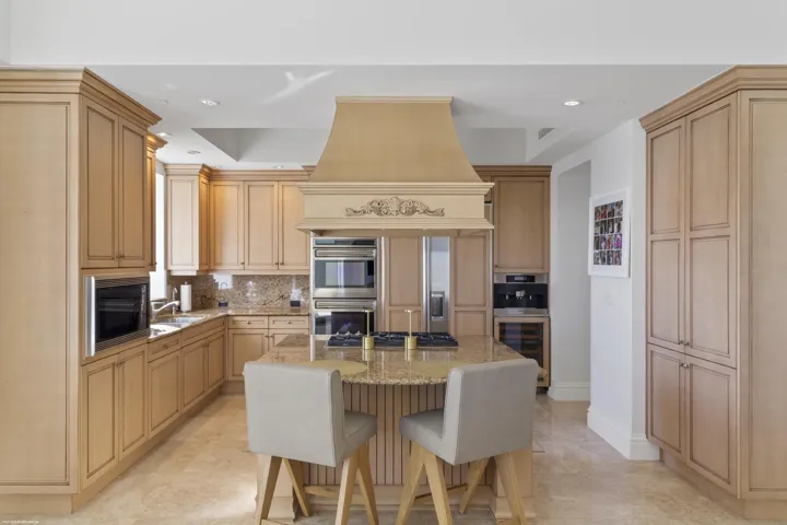 5310 N Ocean Dr 601 011