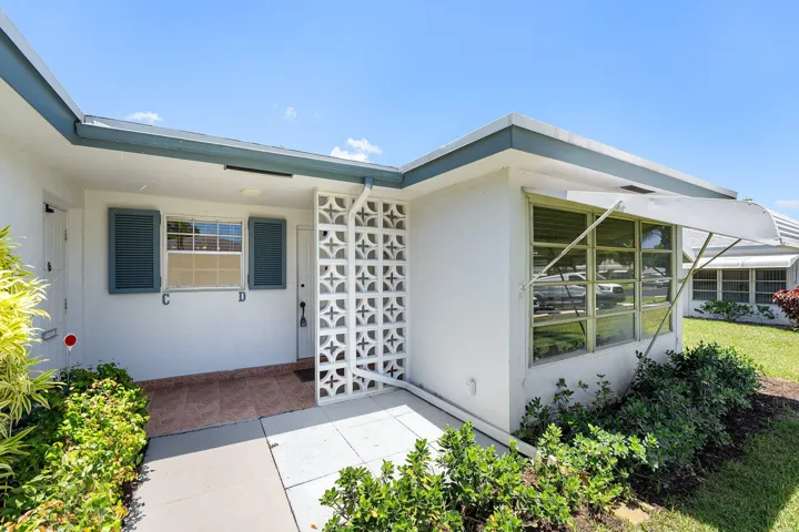 004-1210SouthDriveCircle-D-DelrayBeach-F