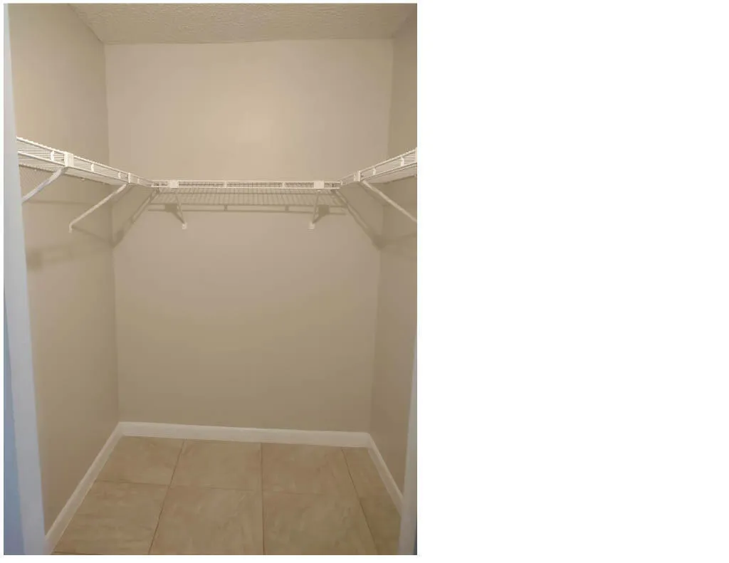 Large Walkin Closet