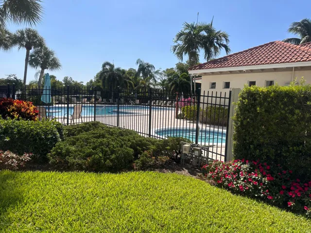Clubhouse / Pool