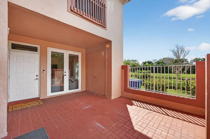 Open Atrium - Front of Unit
