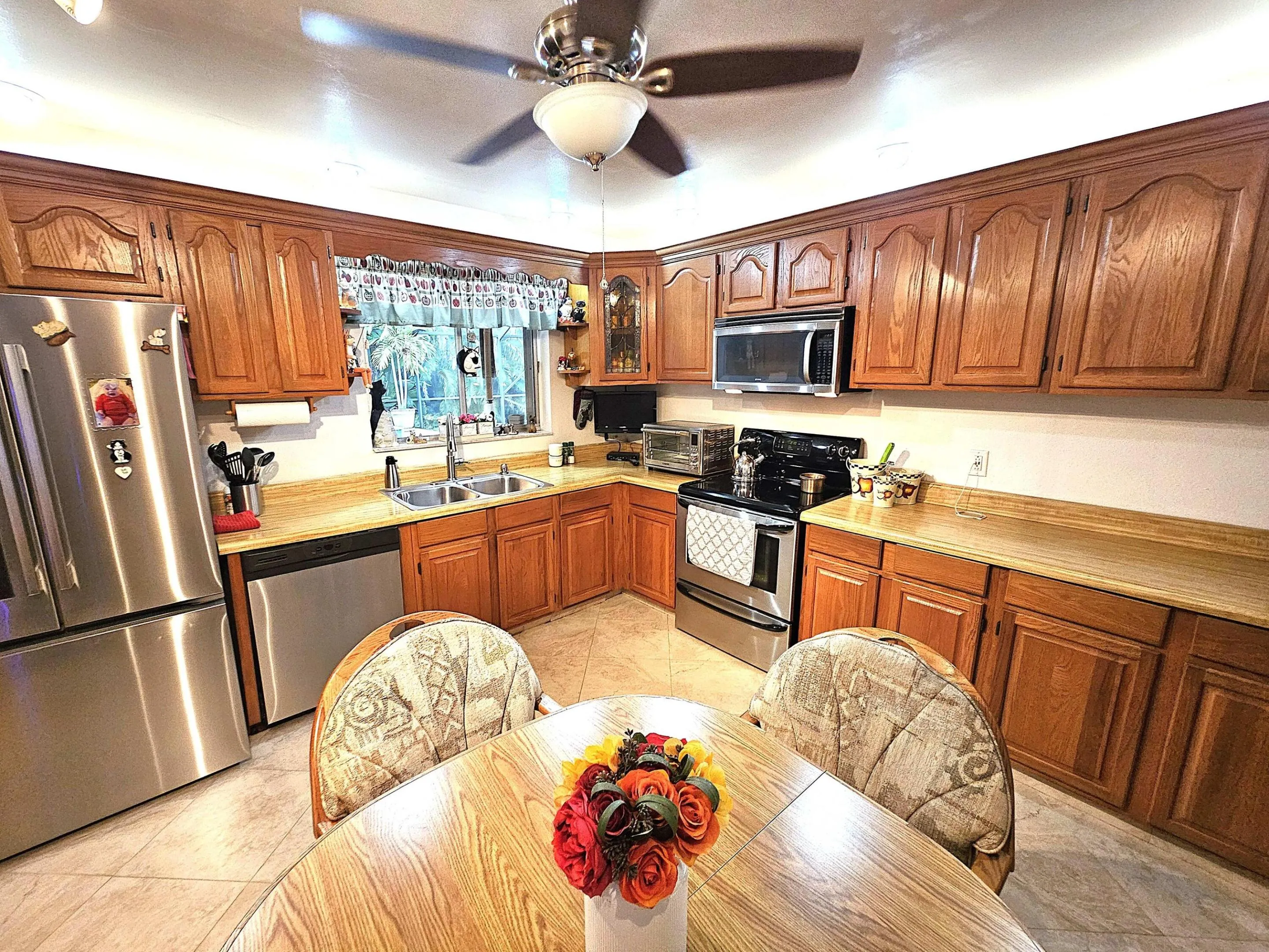eat in kitchen