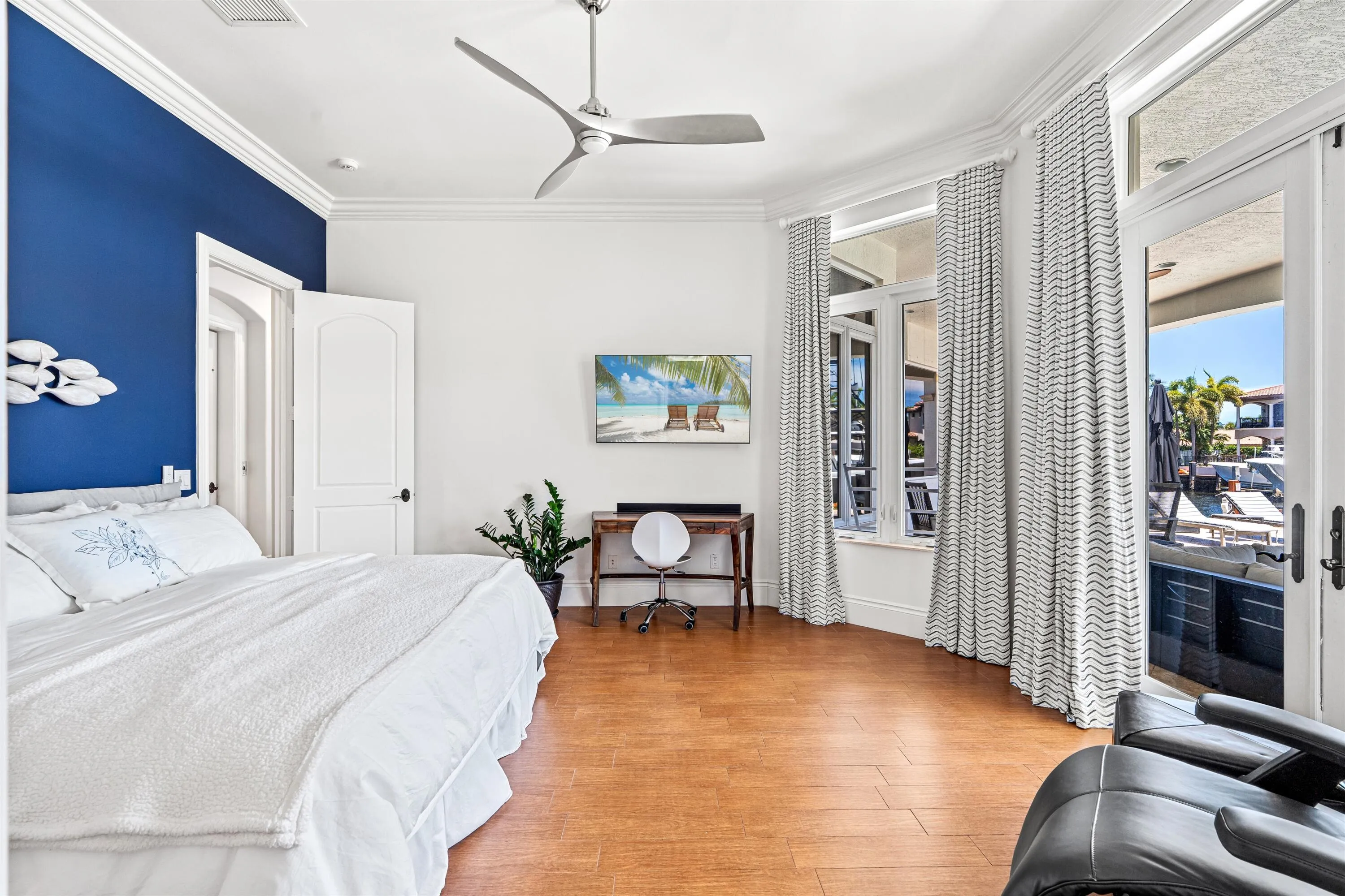 BEDROOM_1_STRAIGHT