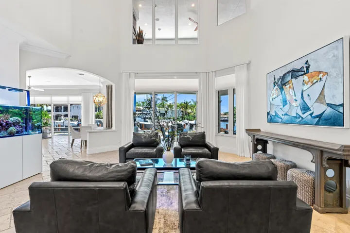 LIVING_ROOM_STRAIGHT