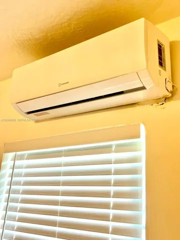 CENTRAL MINI SPLIT AIR CONDITION