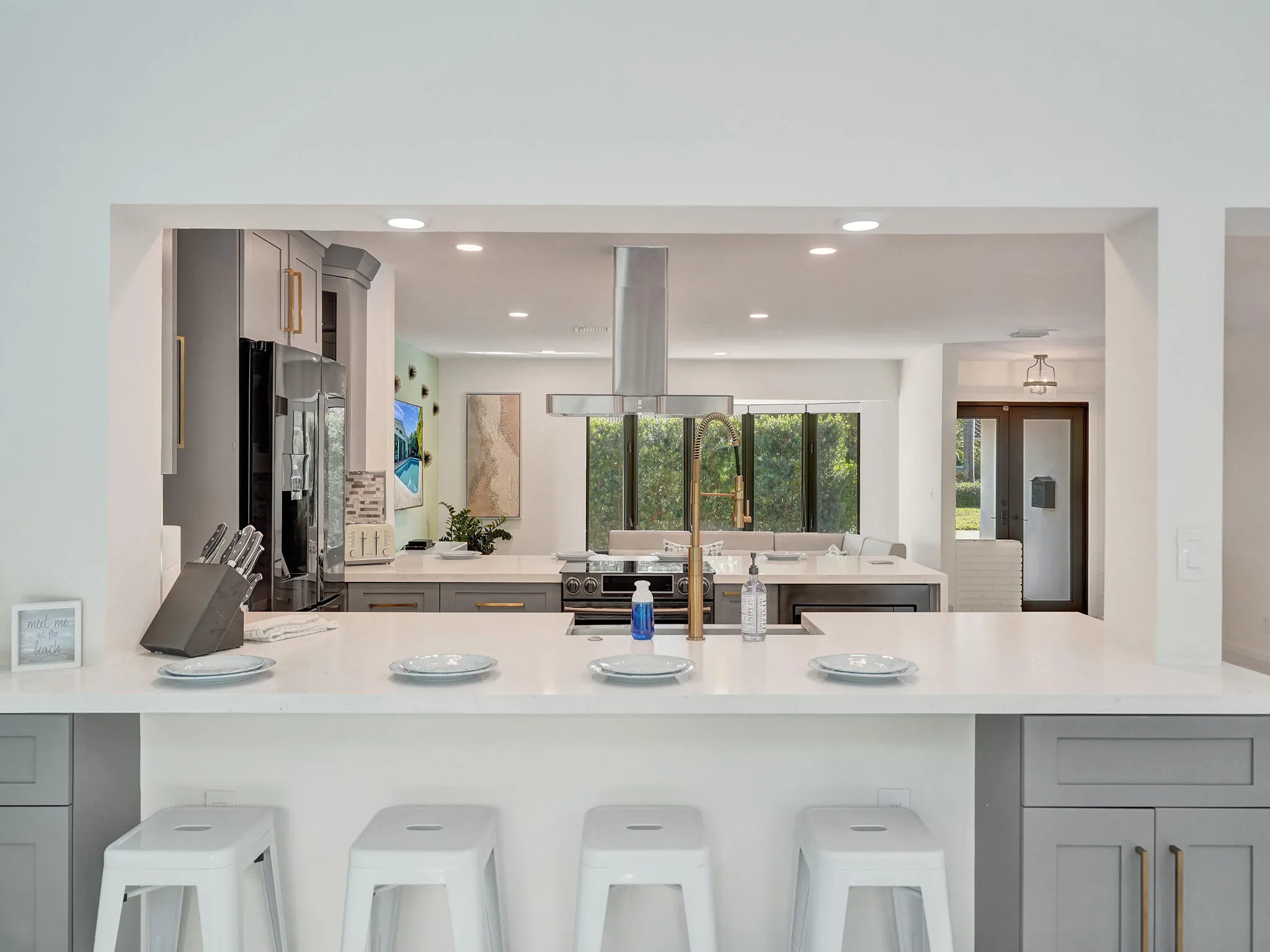 Kitchen Counter Dining Overlooking Livin