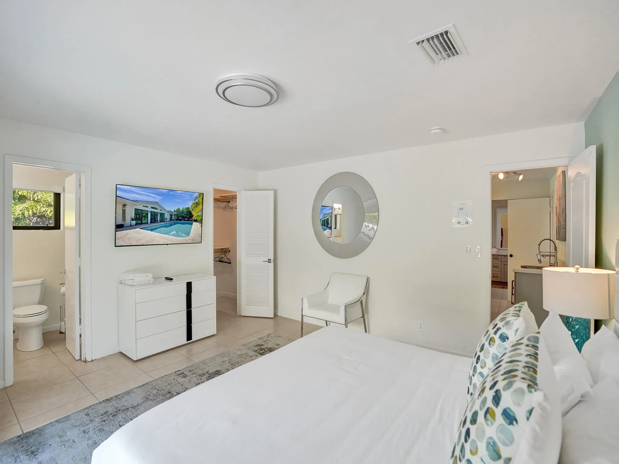 Master Bedroom Angled TV Bath Closet Vie