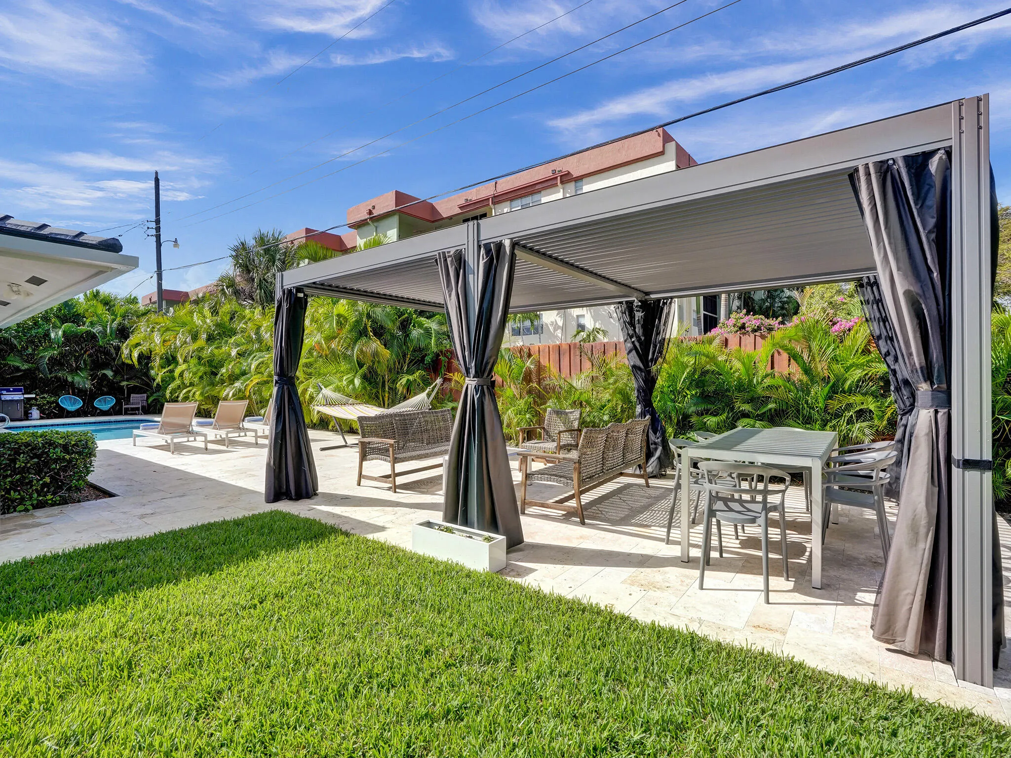Oversized Pool Lounge Pergola