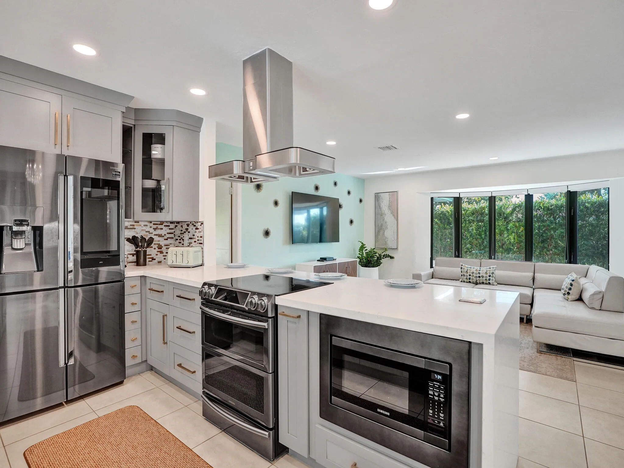 Spacious Open Kitchen