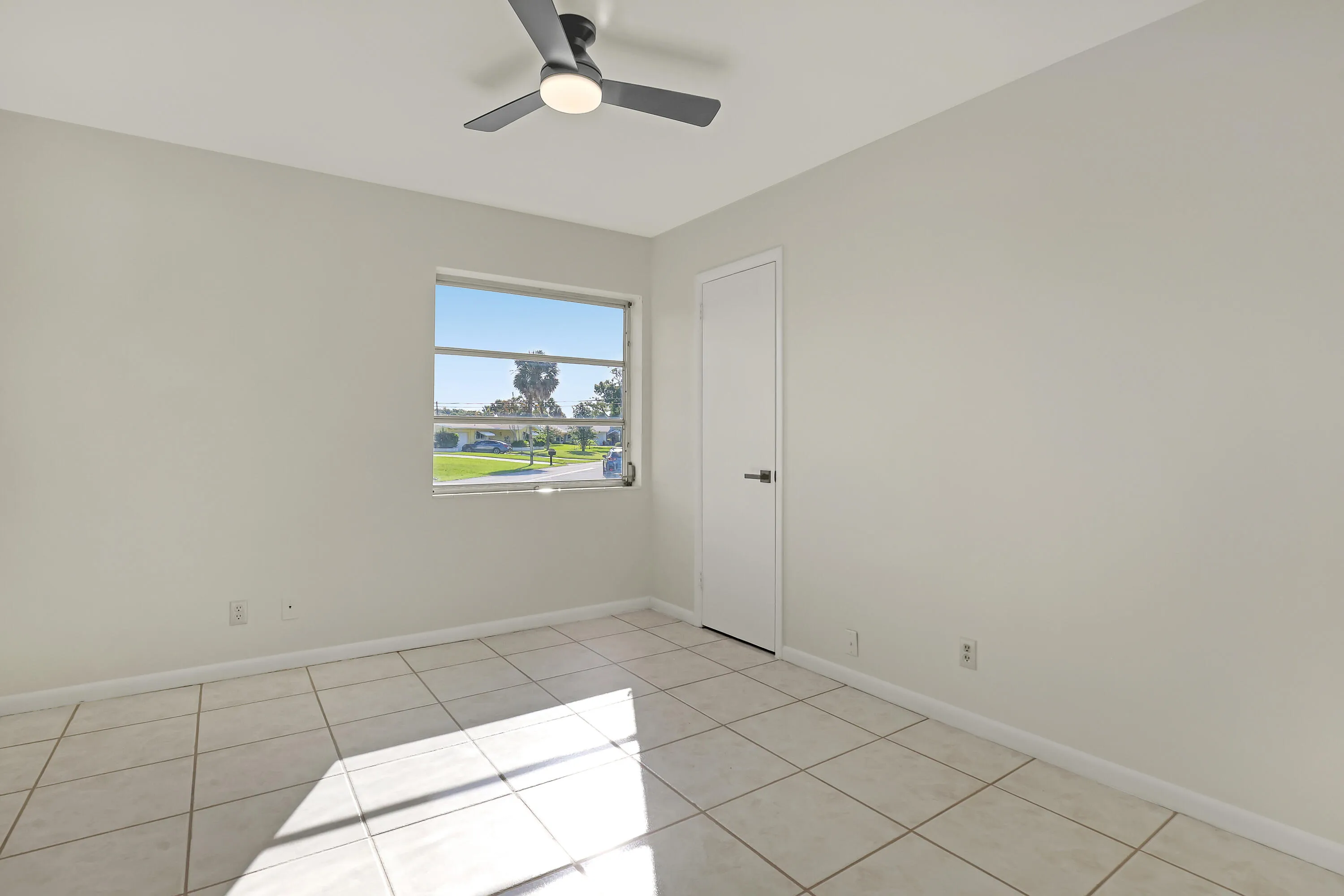 Lifestyle: A big room and a walk-in closet mean this space works for however you need it.