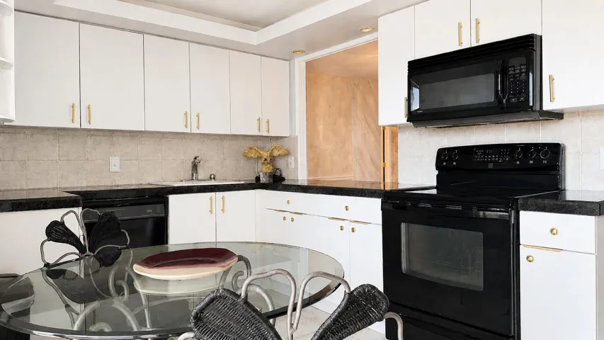 Design a gourmet kitchen --you can open the wall so you can see the OCEAN