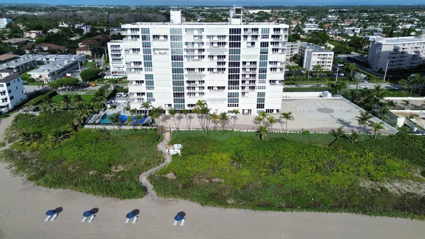 Amazing BEACHFRONT LOCATION!