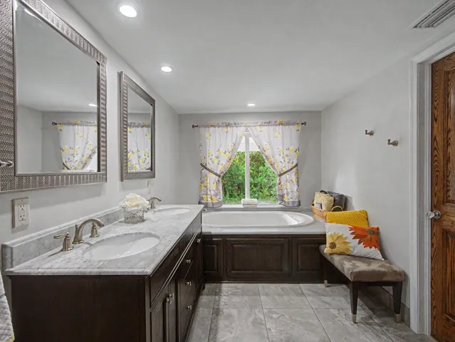 Primary Owners Bath