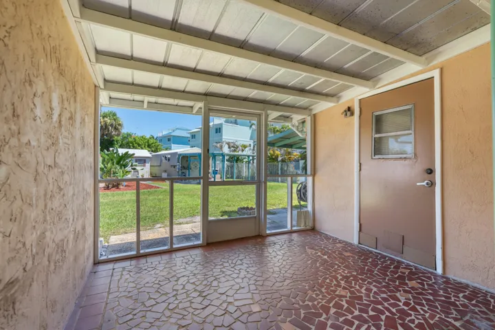 Left side screened patio