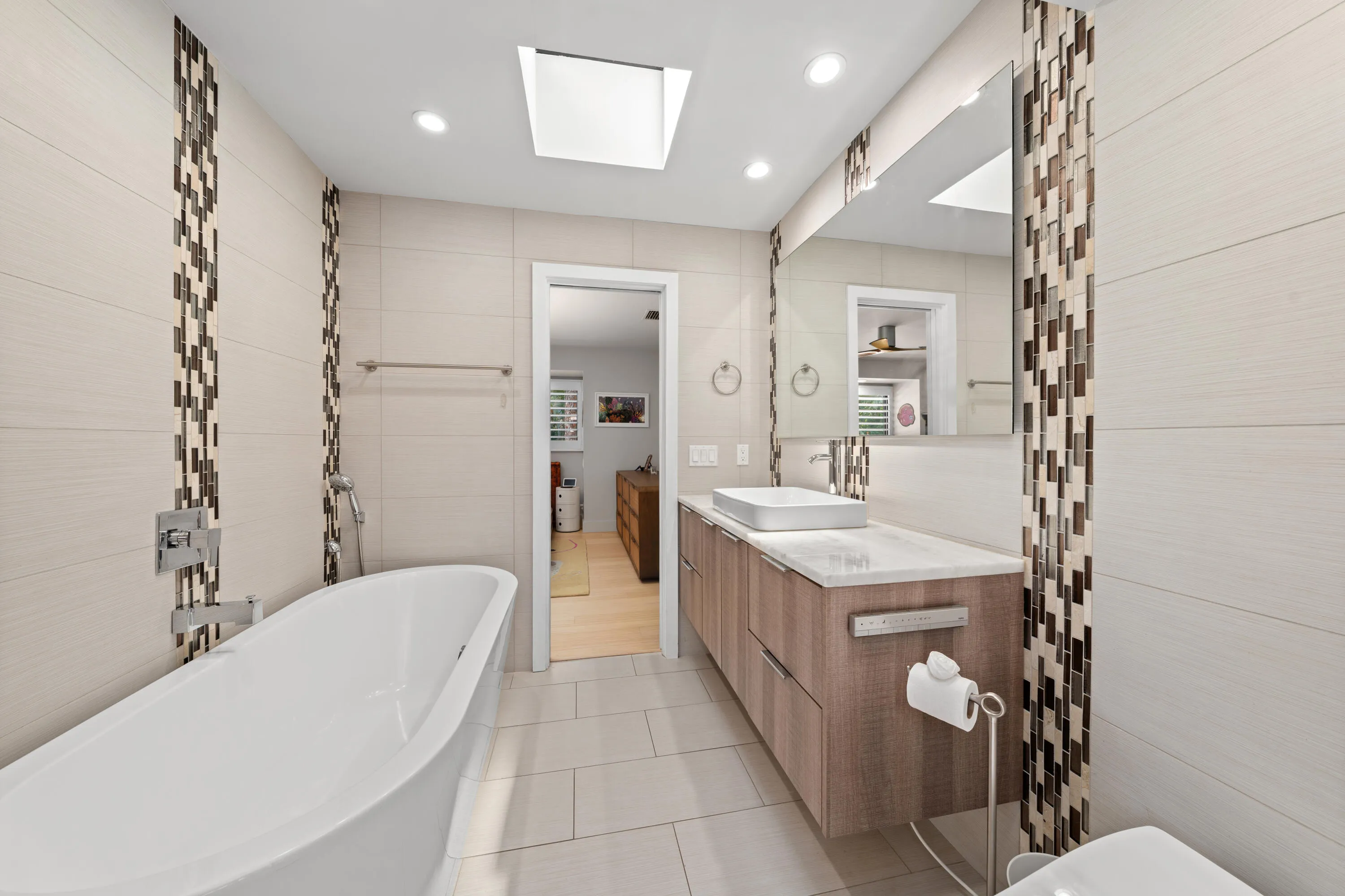MASTER BATH HERS