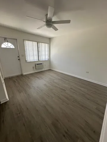 Living Rm - All New Floors!