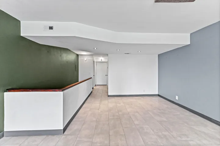 13 dining area 02
