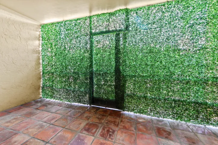 29 Patio 01