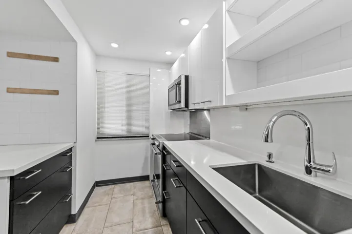 08 Kitchen 02