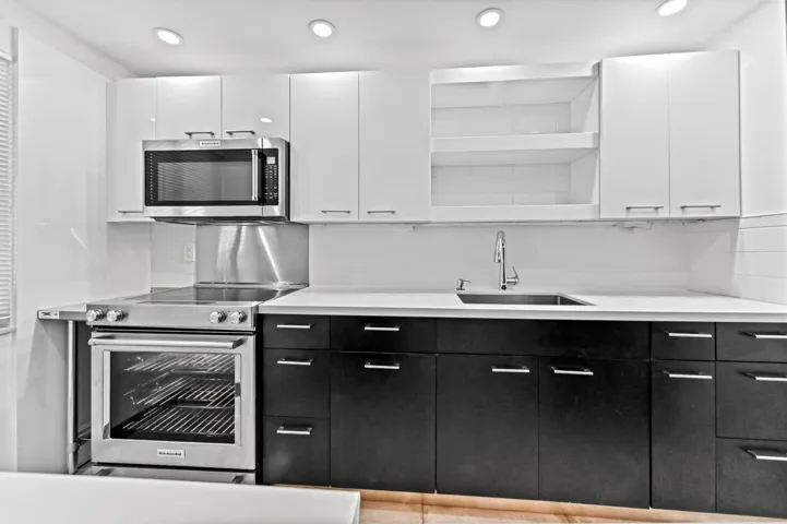 07 Kitchen 01