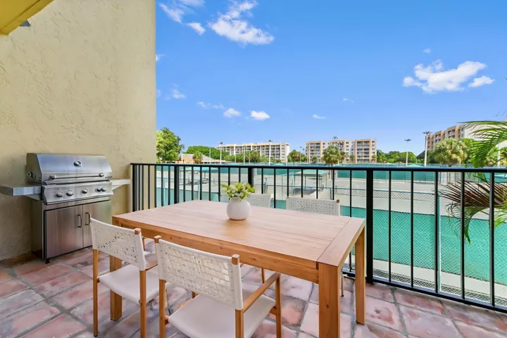 14-Balcony-01_VS