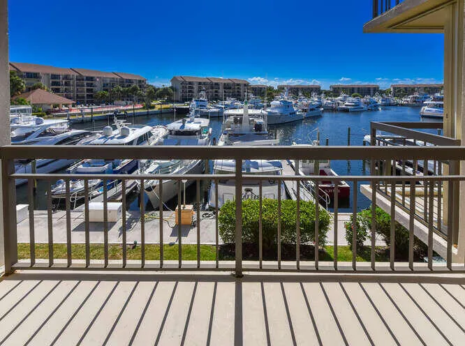 2601 Marina Isle Way Apt 303-small-027-0