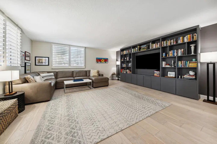 Den/Office/3rd Bedroom