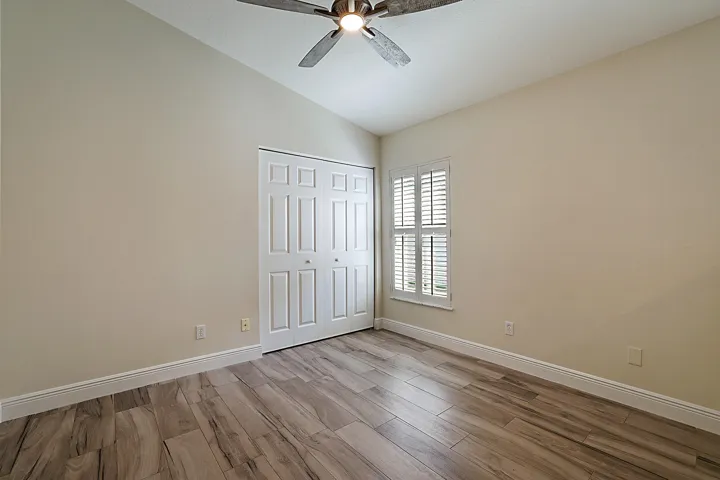 7004 SE Twin Oaks Circle-27
