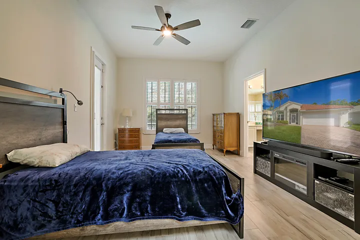 7004 SE Twin Oaks Circle-19