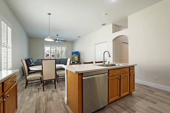 7004 SE Twin Oaks Circle-11