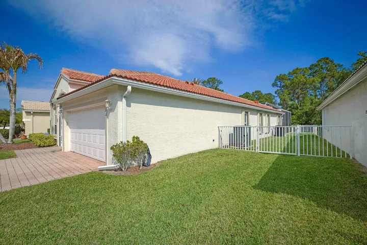 7004 SE Twin Oaks Circle-36