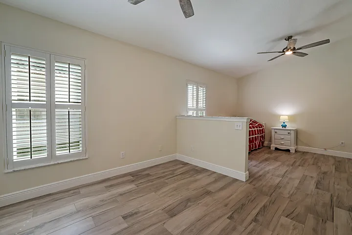 7004 SE Twin Oaks Circle-25