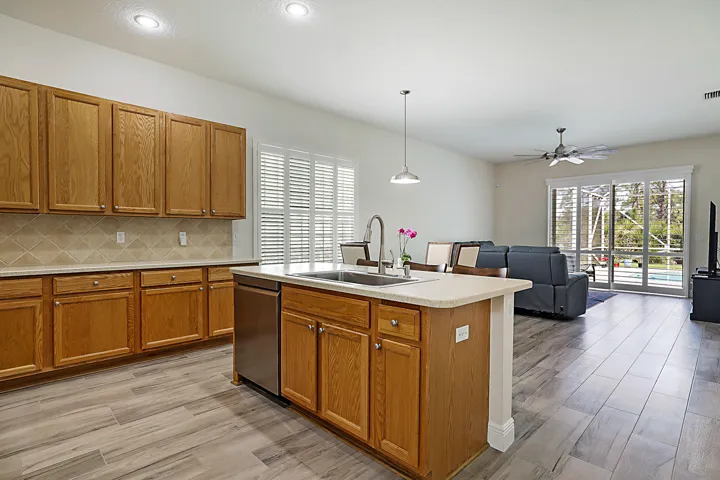 7004 SE Twin Oaks Circle-9
