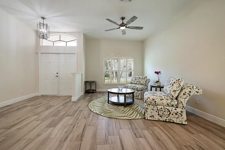 7004 SE Twin Oaks Circle-2