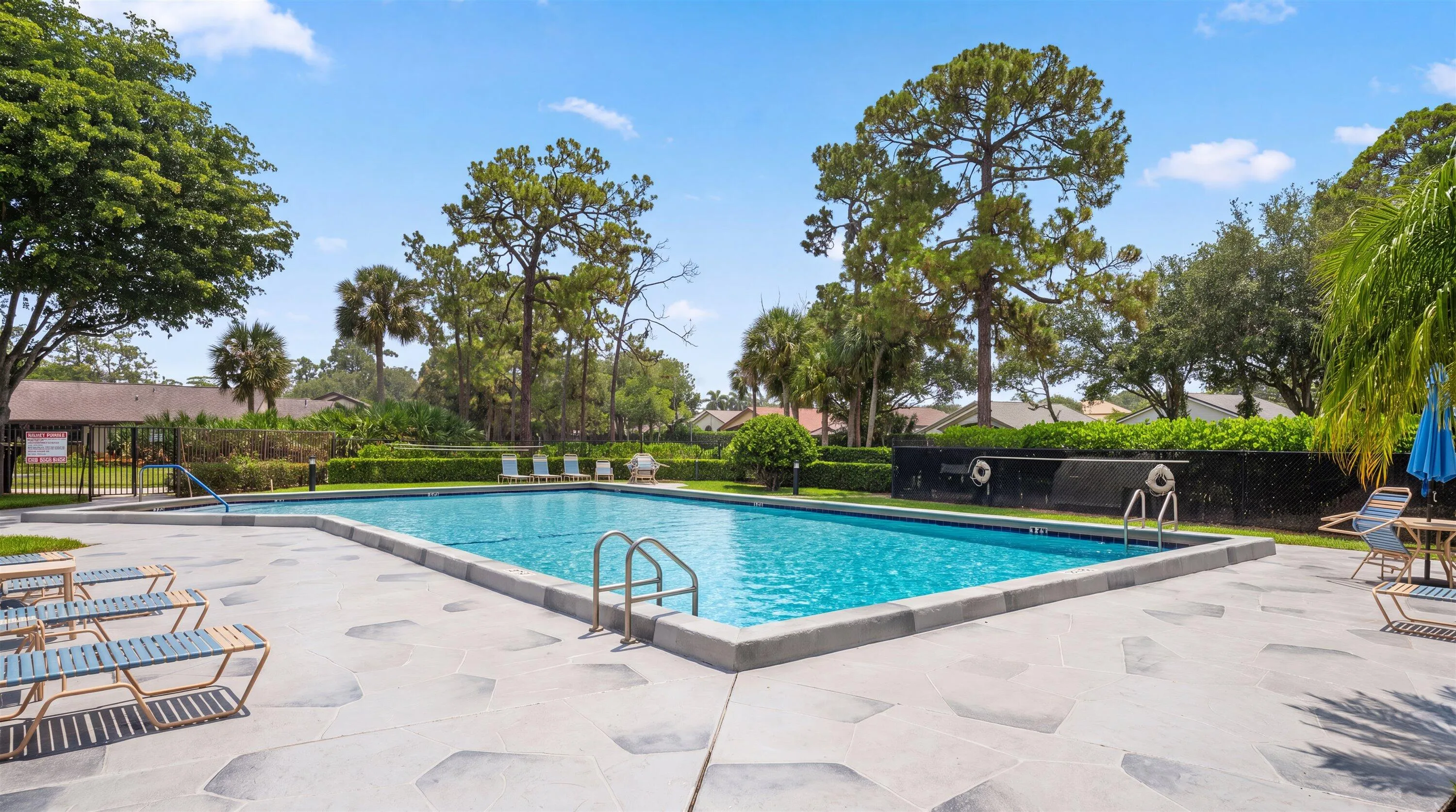 Commnity pool