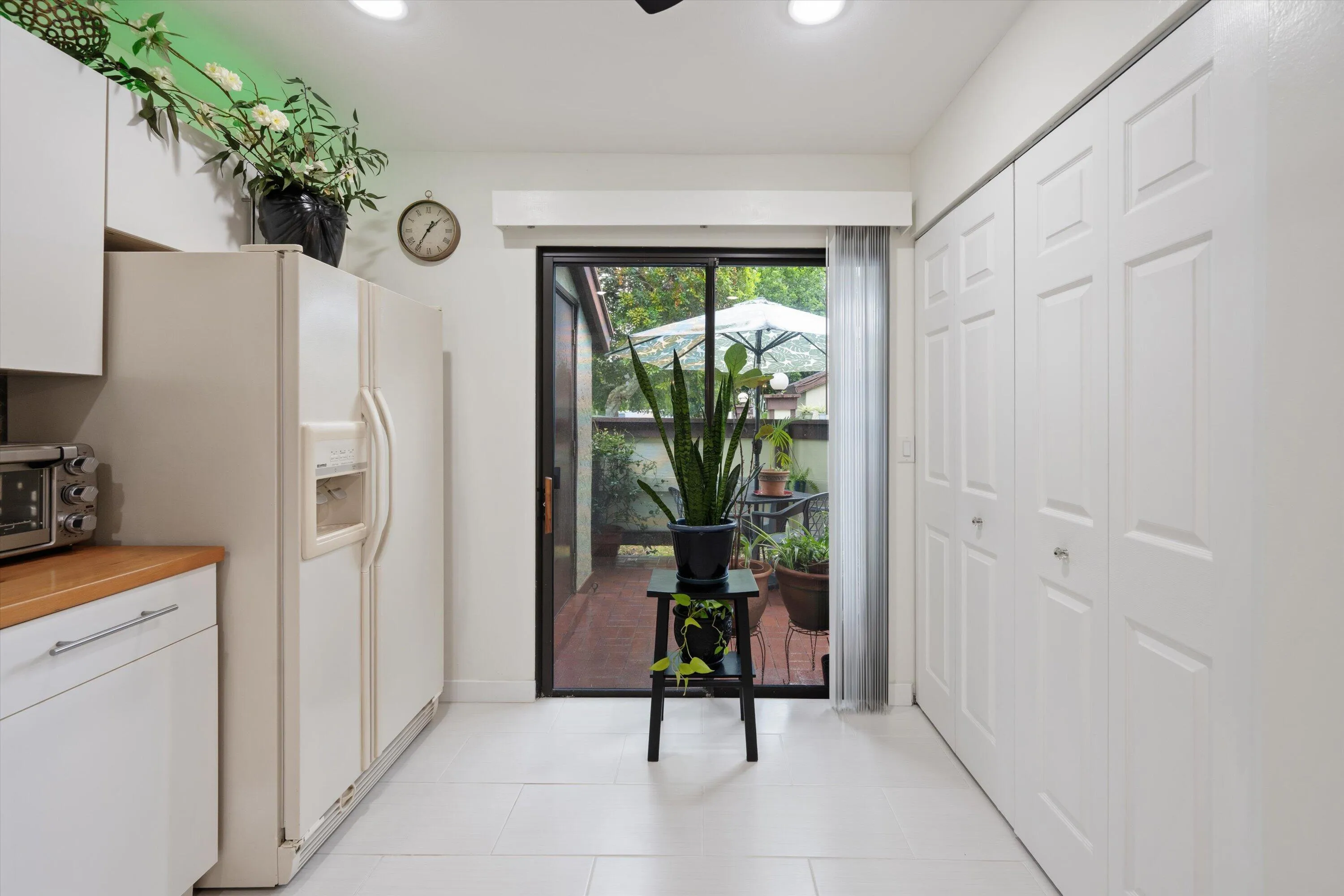 Breakfast nook