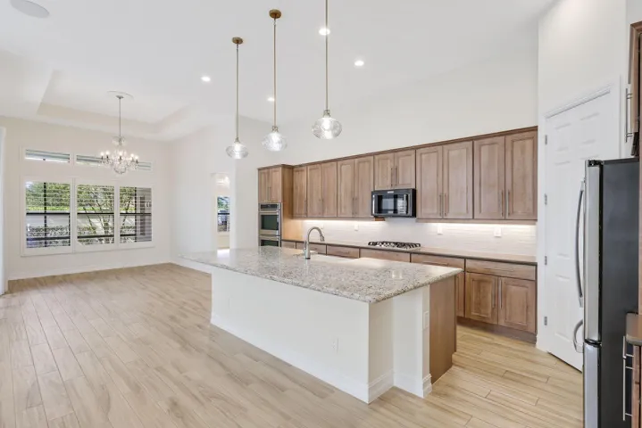 Kitchen / Dining