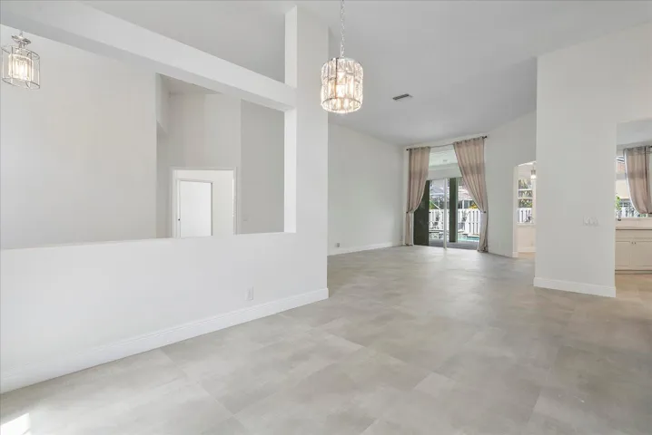 14-970 Greenwood Rd_14