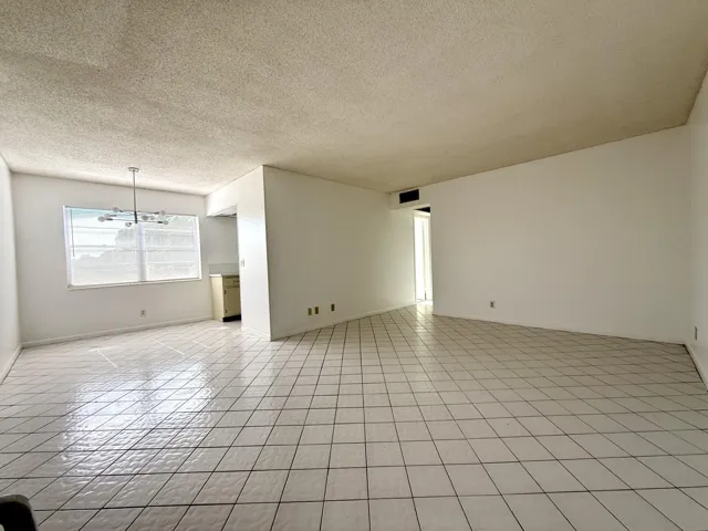 Living Room/Dining Area