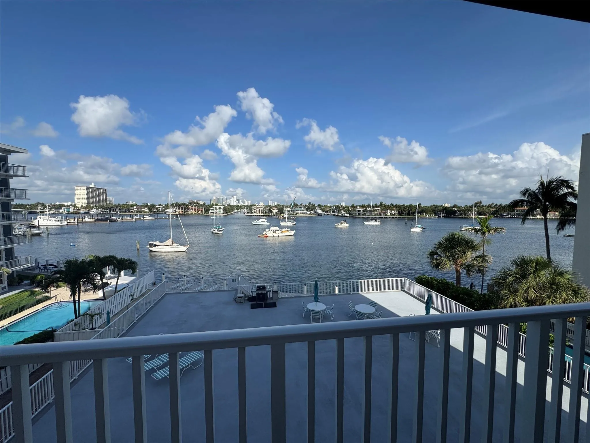 VIEW FROM BALCONEY